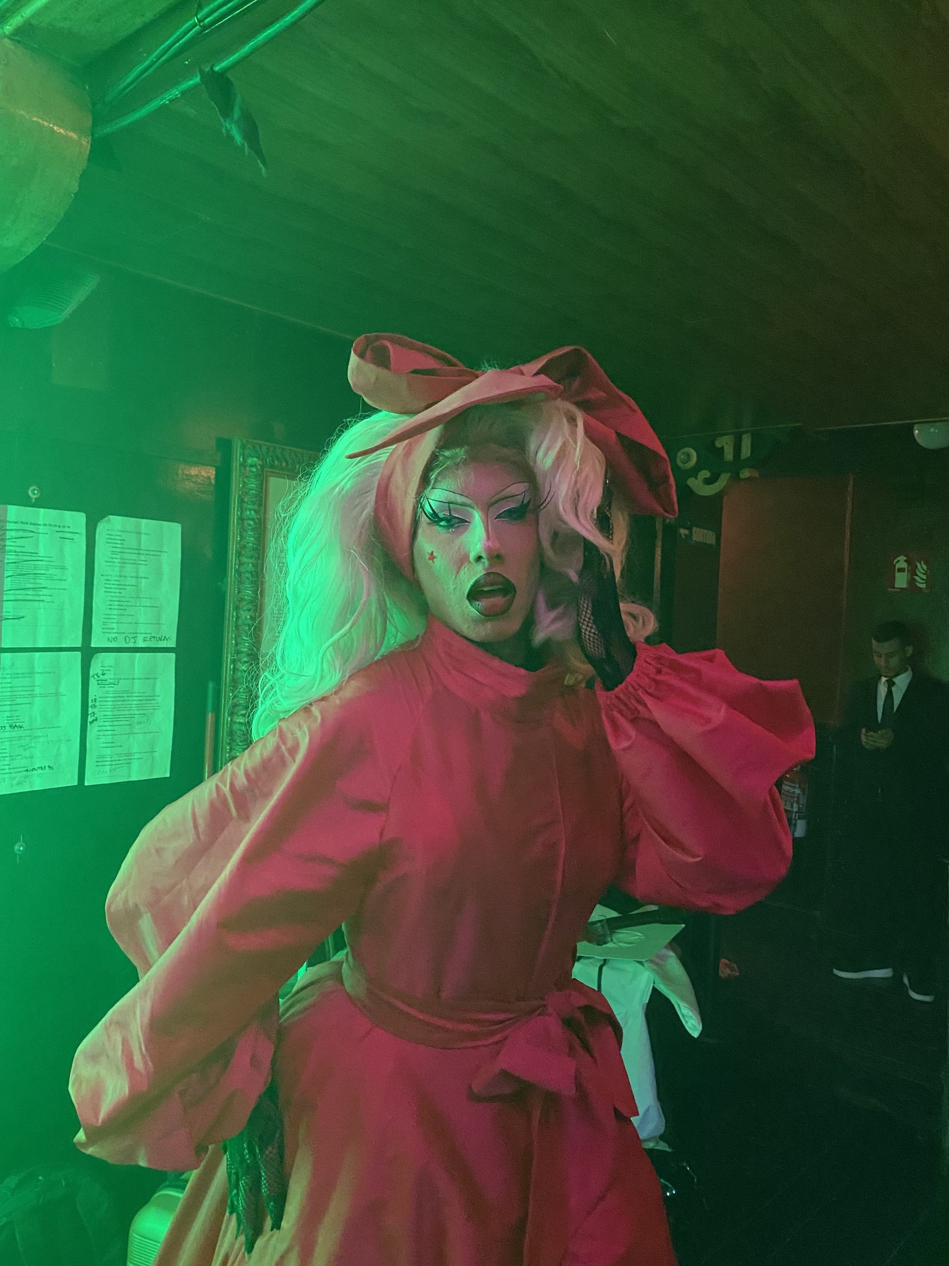 Mayhem Halloween Eevee Drag Pitita