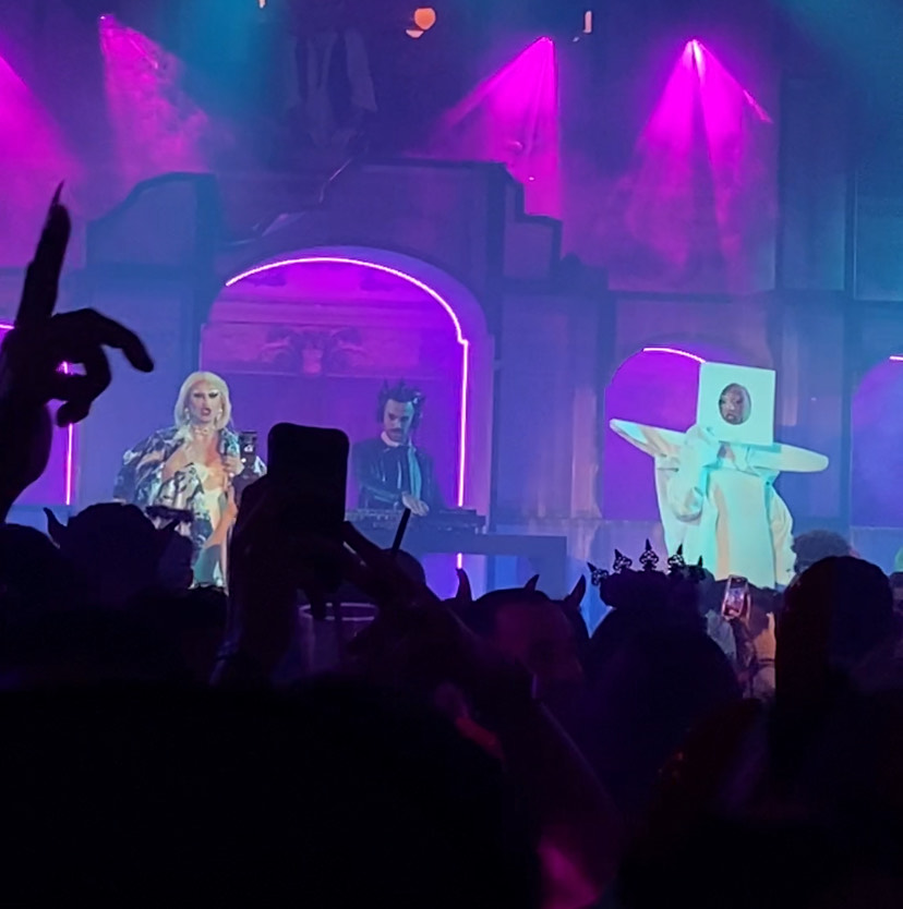 Mayhem Halloween Eevee Drag Pitita