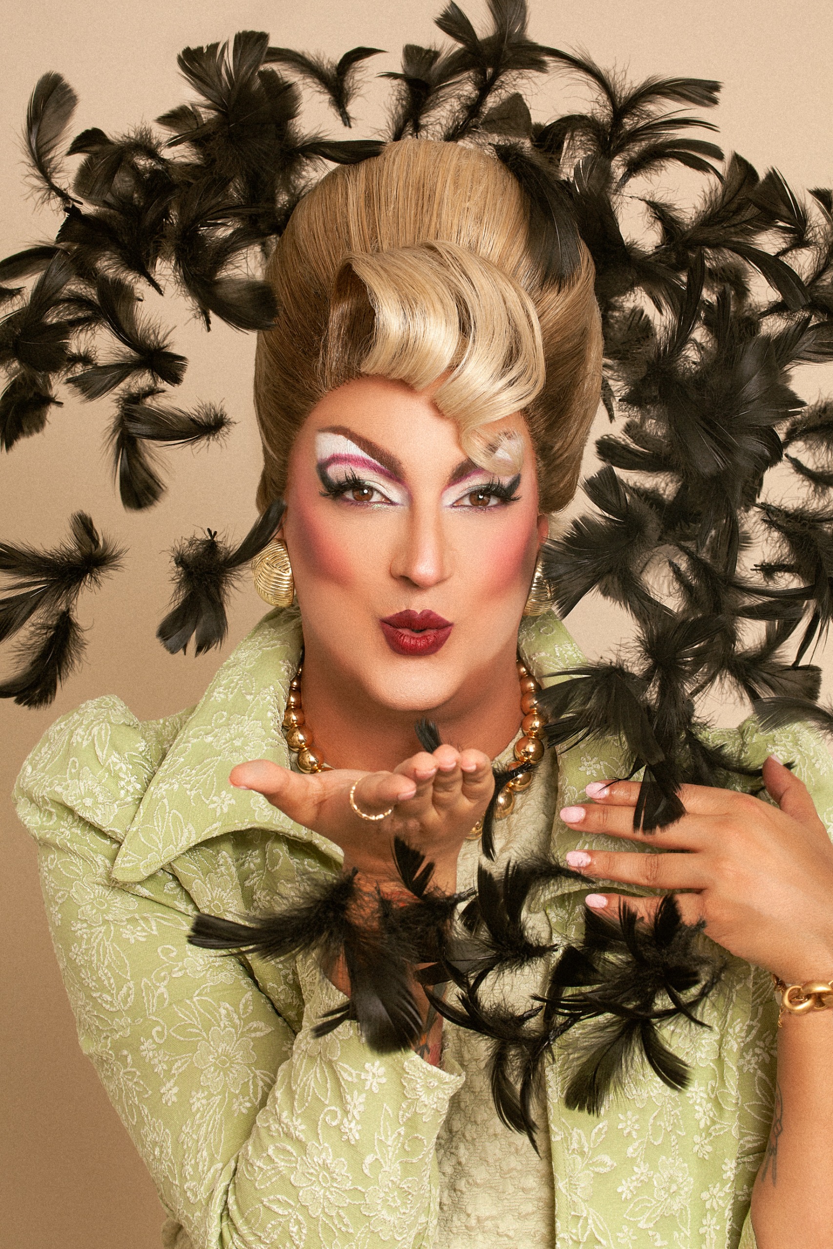 La Caneli travesti